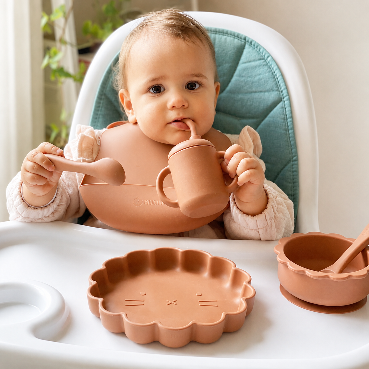 Pourquoi choisir des accessoires bébé en silicone sans BPA ? Le guide complet pour les parents Image