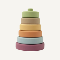 Pyramide avec anneaux à empiler en silicone Elyah